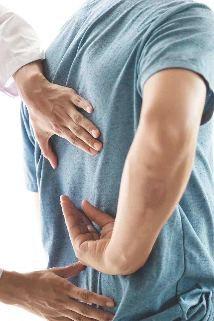 Man Undergoes Chiropractic Disc Herniation Evaluation